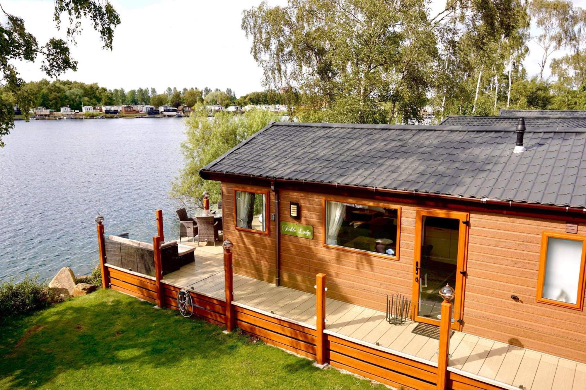 Fable Lodge Tattershall Lakes - Luxury Lakeside Lodge With Hot Tub Kültér fotó